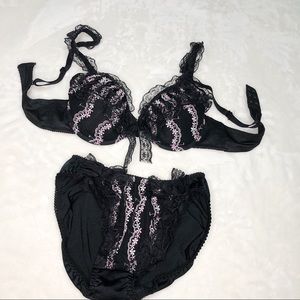 NWOT Lingerie Black Pink Set Bra Panty Girl Small